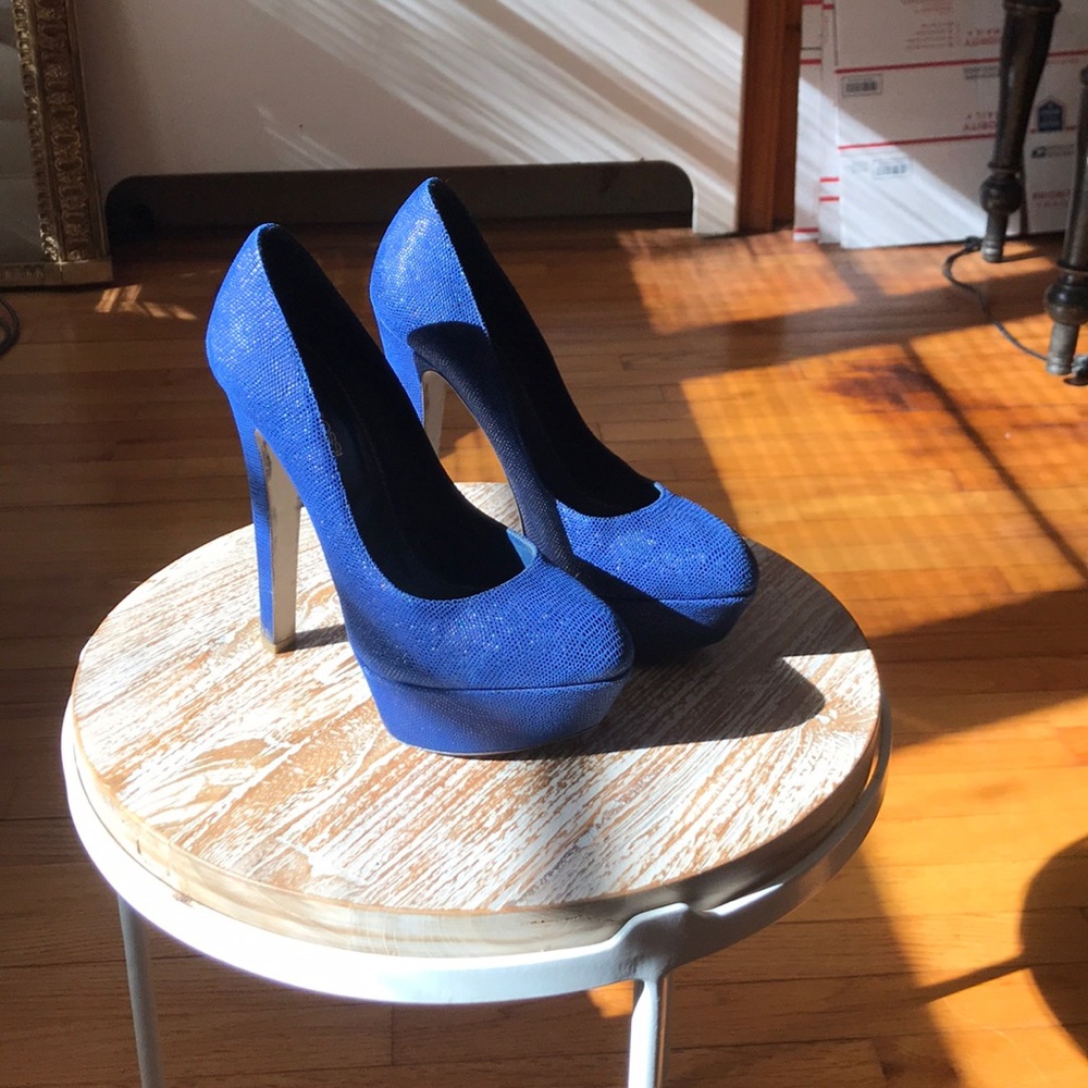 SERGIO ROSSI Textured Blue Leather Heels, EUR 37